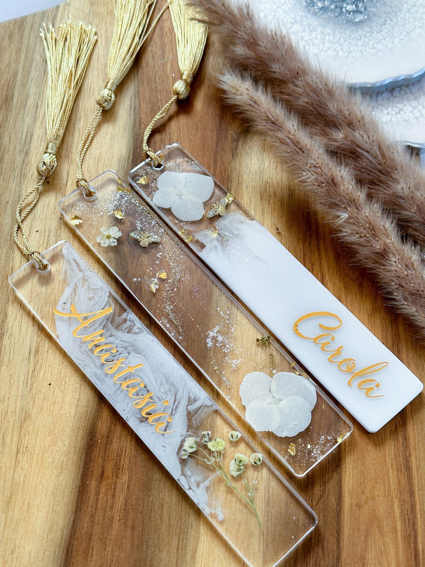 ⚜️ Personalisierte Lesezeichen aus Epoxidharz mit echten Blumen – Handgemacht & Elegant