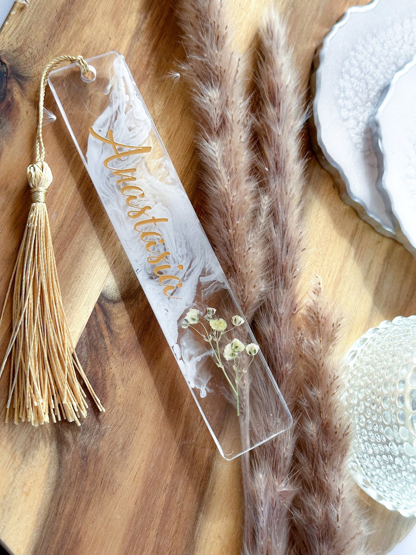 ⚜️ Personalisierte Lesezeichen aus Epoxidharz mit echten Blumen – Handgemacht & Elegant