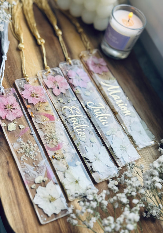 ⚜️ Personalisierte Lesezeichen aus Epoxidharz mit echten Blumen – Handgemacht & Elegant